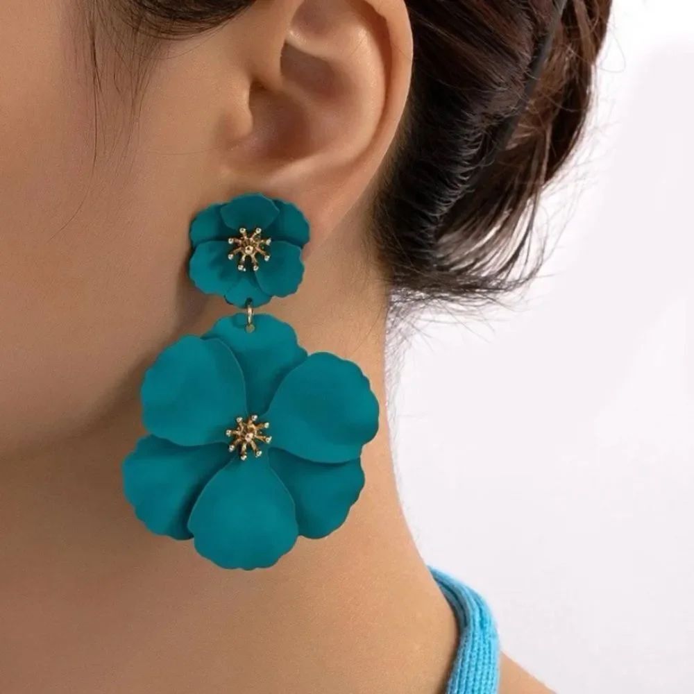3for$20 NWT Flower Drop Earrings
